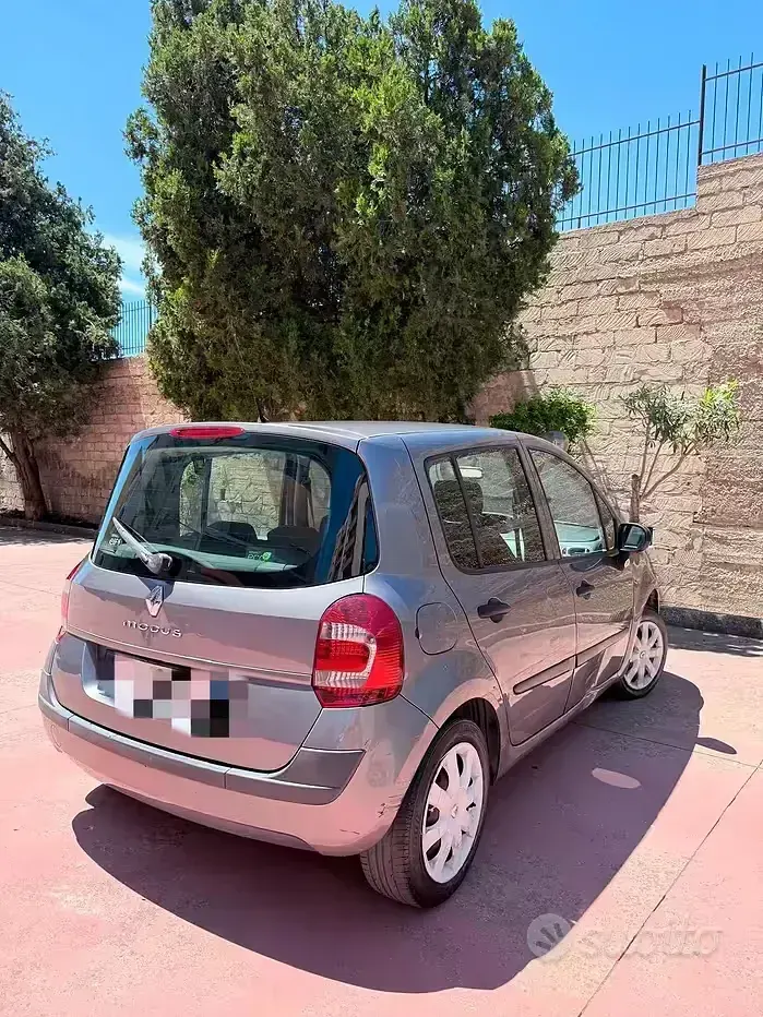 Usata Renault Modus 101 CV (74 kW) 2009 Grigio Monovolume