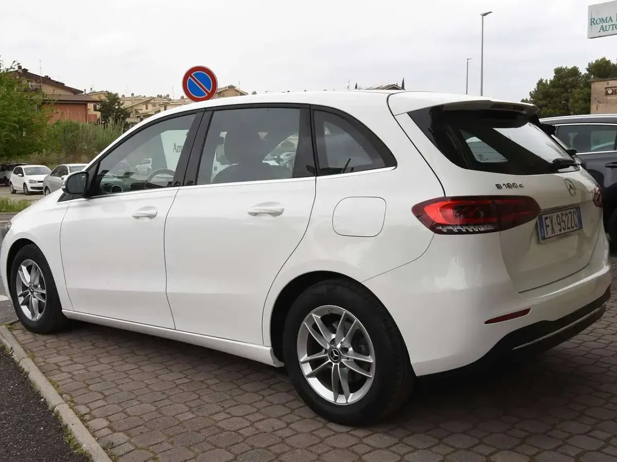 Usata Mercedes B180 109 CV (80 kW) 2019 Bianco Utilitaria