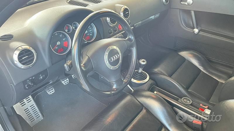 Usata Audi TT 225 CV (165 kW) 2001 Grigio Coupé