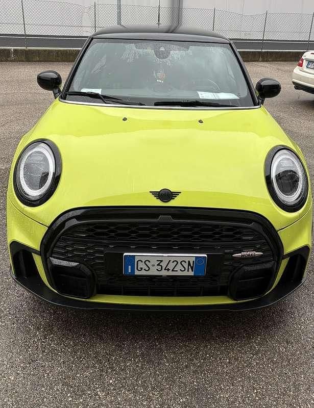 Usata Mini John Cooper Works 136 CV (100 kW) 2024 Verde Utilitaria