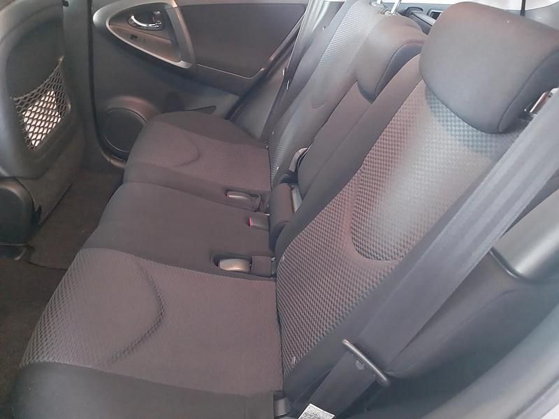 Usata Toyota RAV4 Sol 150 CV (110 kW) 2010 Argento SUV