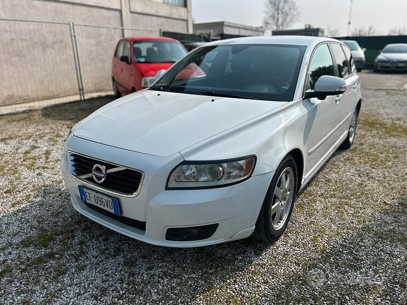 Usata Volvo V50 Plus 114 CV (83 kW) 2010 Bianco Station wagon