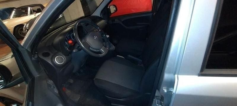 Usata Fiat Panda Dynamic 69 CV (50 kW) 2011 Argento Utilitaria