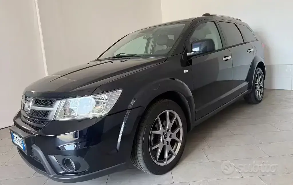 Usata Fiat Freemont 140 CV (102 kW) 2012 Blu SUV