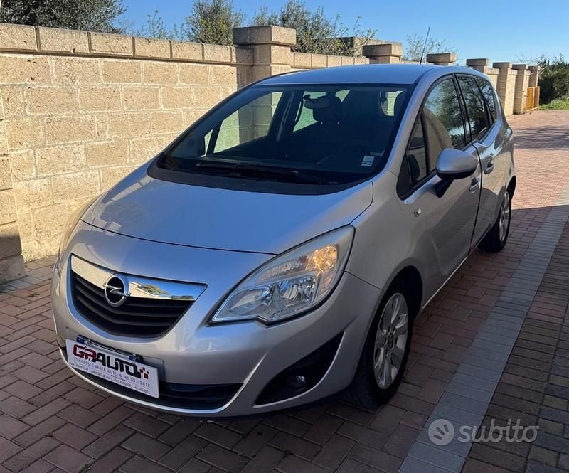 Usata Opel Meriva 95 CV (69 kW) 2011 Grigio Monovolume