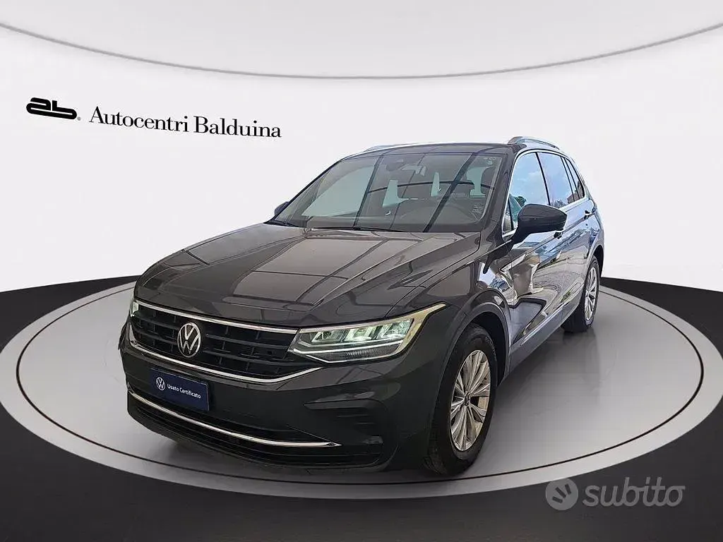 Usata VW Tiguan Life 150 CV (110 kW) 2023 Dolphin grey SUV
