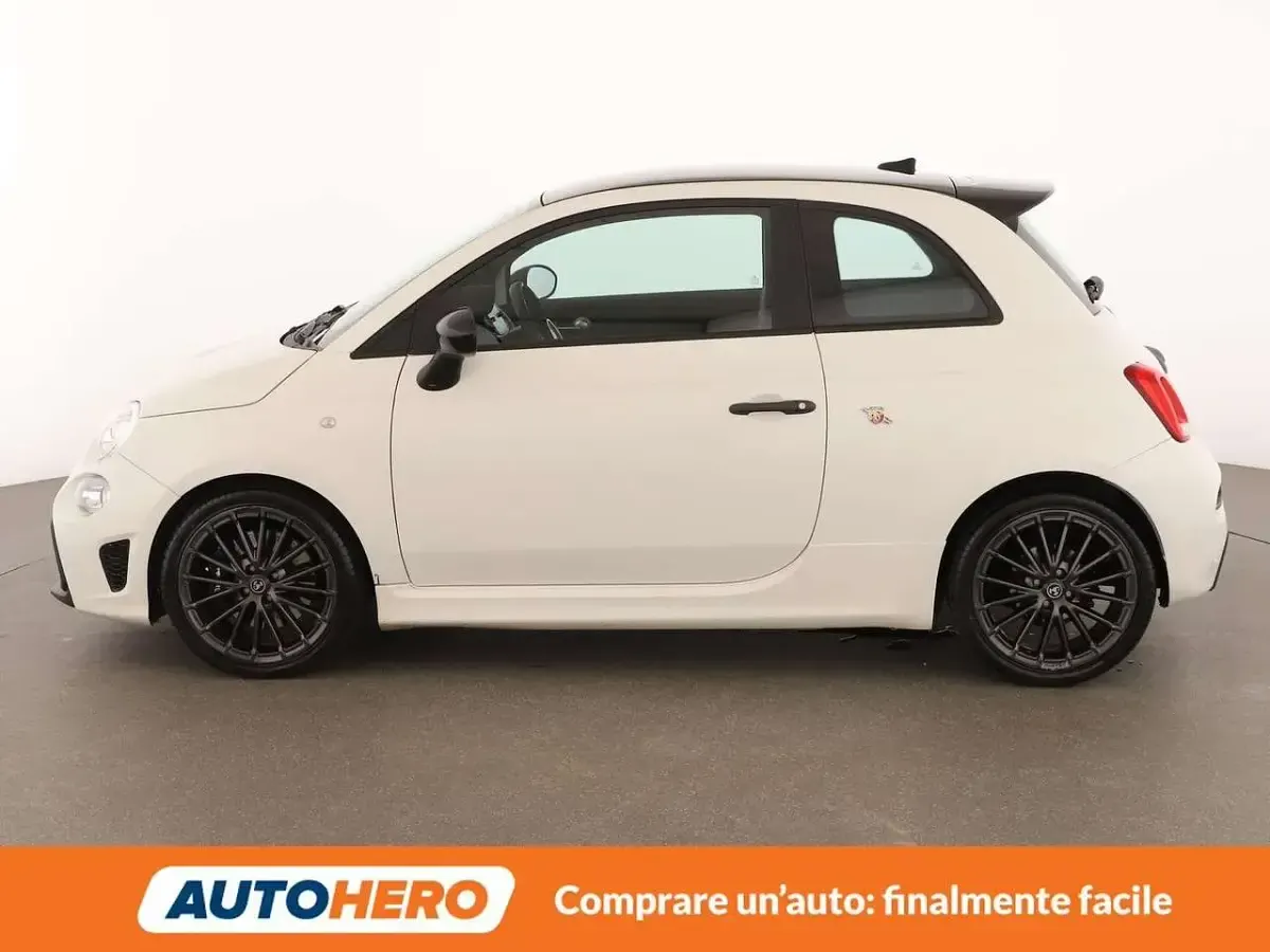 Usata Abarth 695 179 CV (131 kW) 2022 Bianco Utilitaria