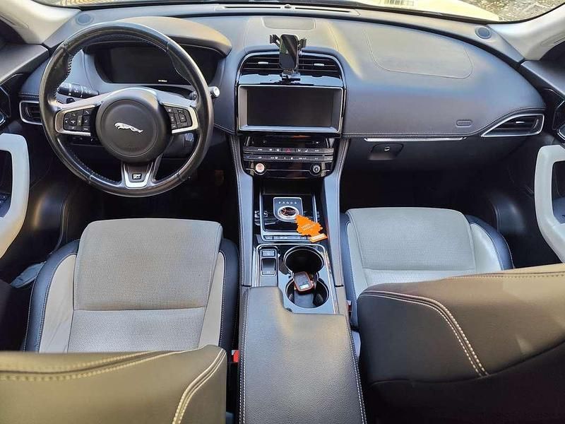 Usata Jaguar F-Pace R-Sport 180 CV (132 kW) 2016 Nero SUV
