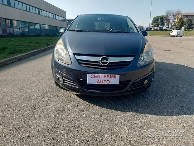 Usata Opel Corsa 80 CV (58 kW) 2010 Grigio Utilitaria