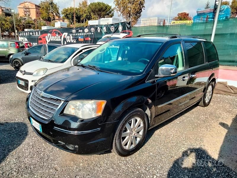 Usata Chrysler Voyager Limited 163 CV (119 kW) 2008 Nero Monovolume