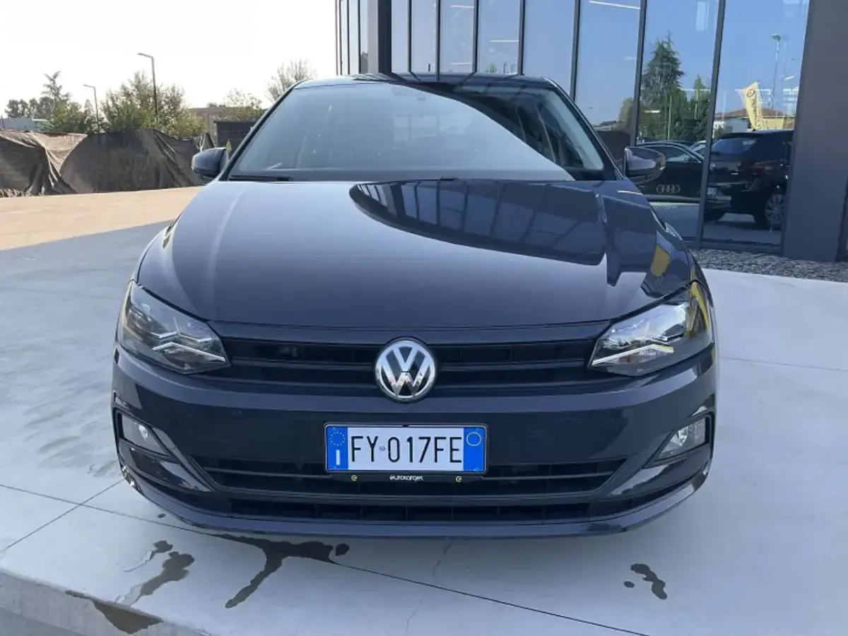 Usata VW Polo Trendline 90 CV (66 kW) 2019 Grigio Utilitaria