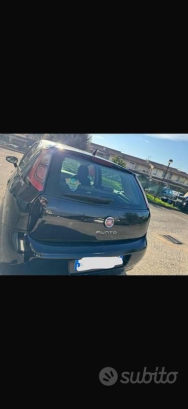 Usata Fiat Punto Lounge 75 CV (55 kW) 2012 Blu Utilitaria