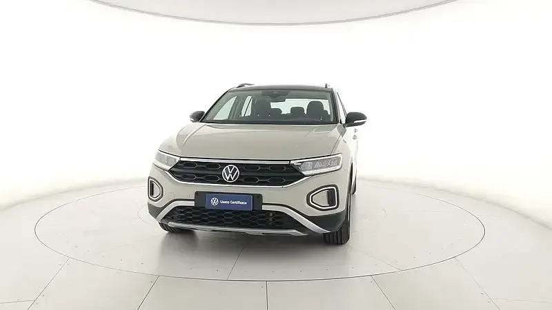 Usata VW T-Roc Life 110 CV (80 kW) 2023 Beige SUV