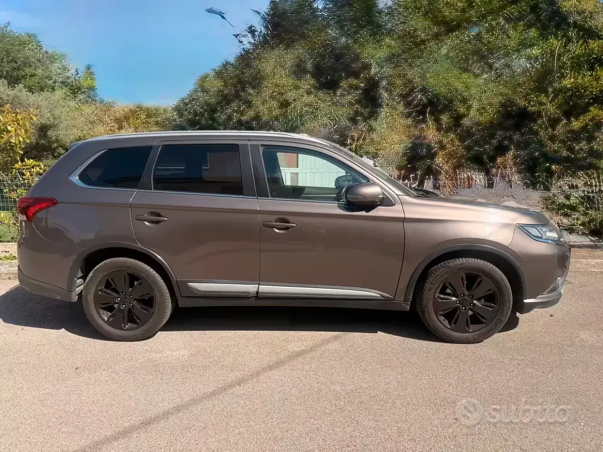 Usata Mitsubishi Outlander 150 CV (110 kW) 2016 SUV