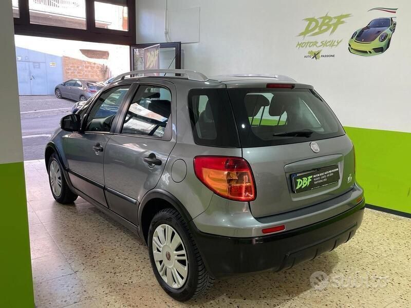 Usata Fiat Sedici Dynamic 135 CV (99 kW) 2012 Grigio SUV