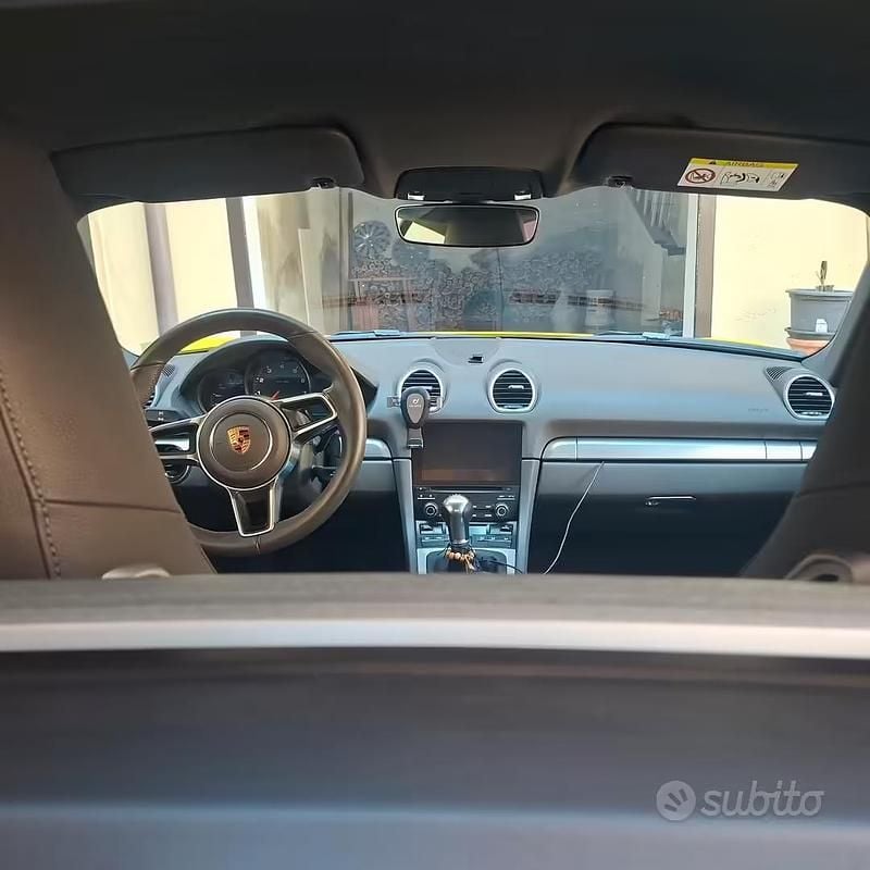 Usata Porsche 718 300 CV (220 kW) 2018 Giallo Coupé