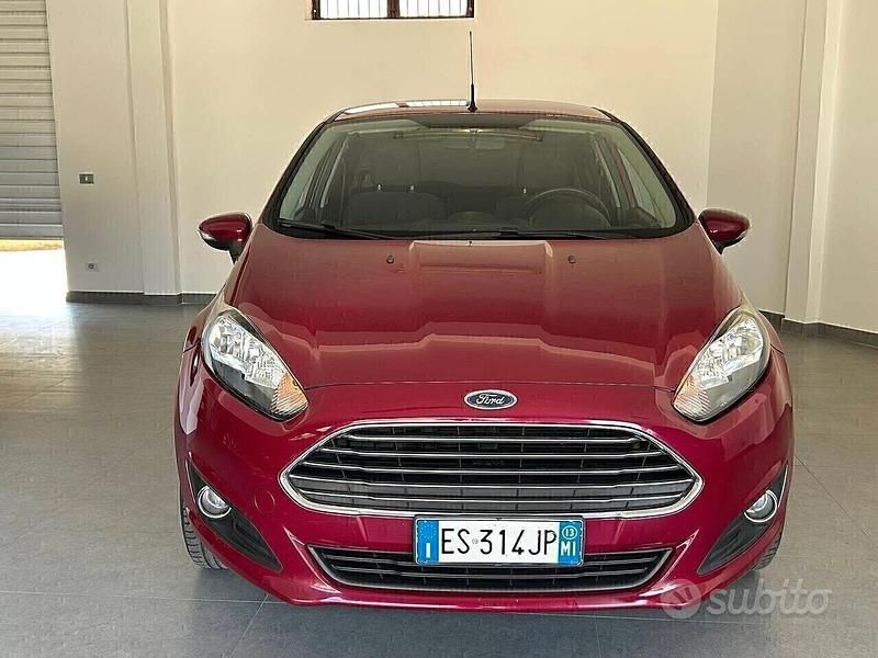 Gebraucht Ford Fiesta Business Edition 75 PS (55 kW) 2013 Violett Kleinwagen