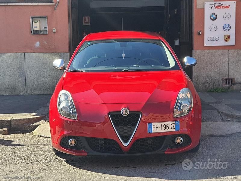 Usata Alfa Romeo Giulietta Super 120 CV (88 kW) 2016 Rosso Utilitaria