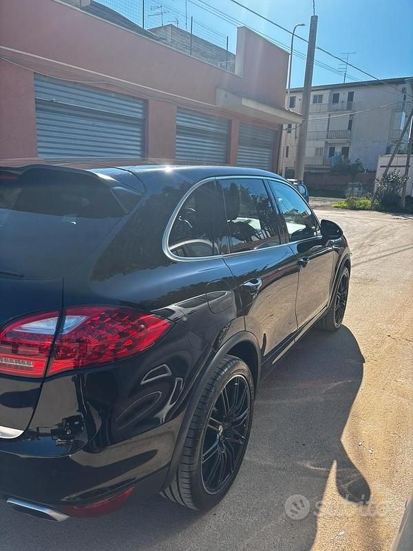 Usata Porsche Cayenne 2012 Nero SUV
