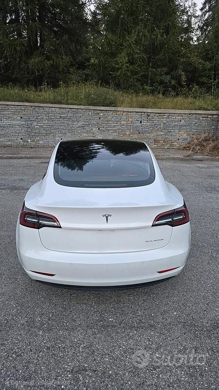 Usata Tesla Model 3 Long Range AWD 366 kW (498 CV) 2021 Berlina