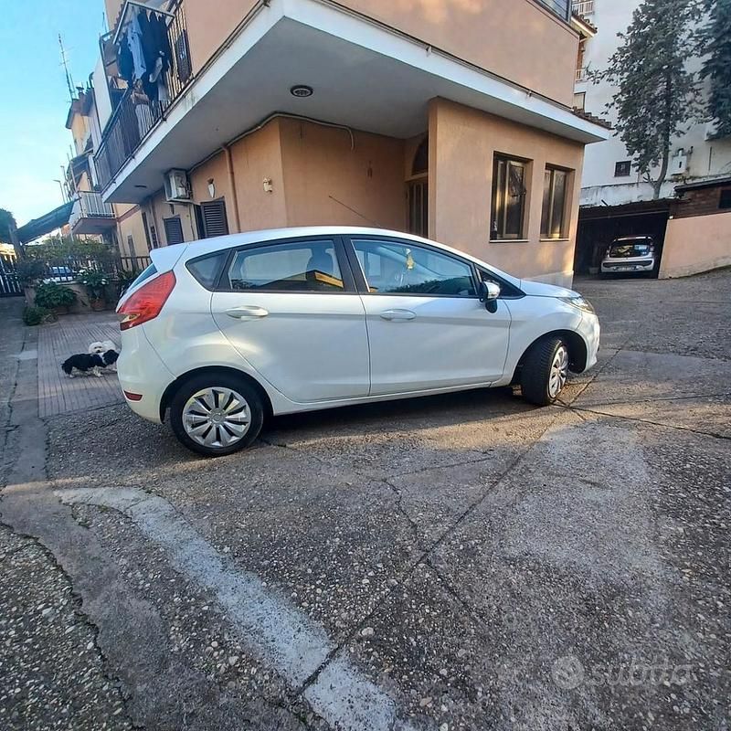 Usata Ford Fiesta 82 CV (60 kW) 2010 Utilitaria