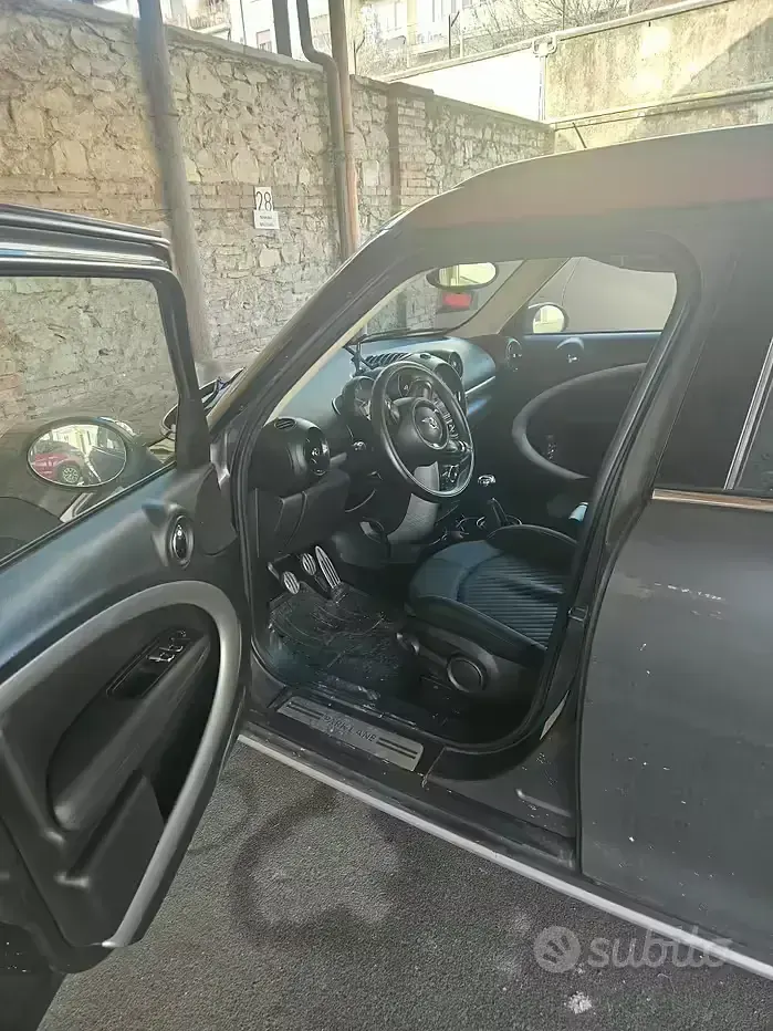 Usata Mini Countryman 143 CV (105 kW) 2016 Grigio SUV