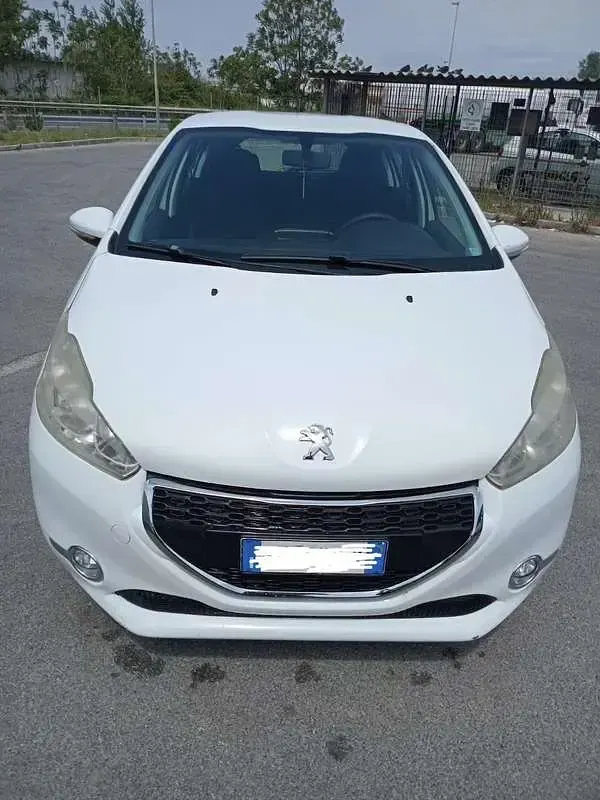 Usata Peugeot 208 Allure 95 CV (69 kW) 2014 Bianco Utilitaria