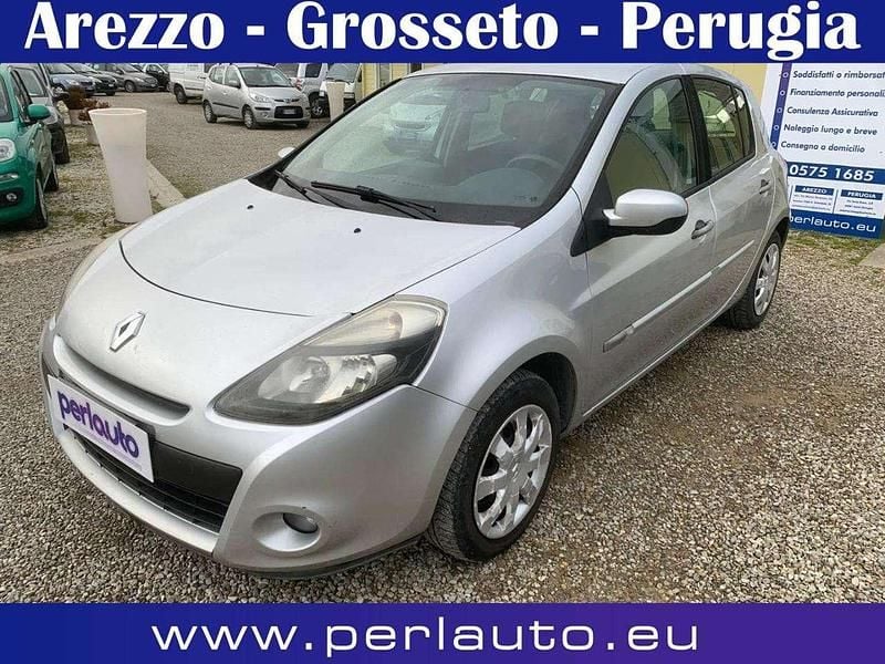 Usata Renault Clio II Dynamique 75 CV (55 kW) 2010 Argento Berlina