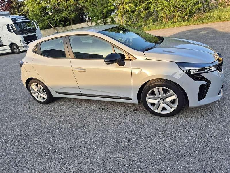 Occasion Renault Clio V Evolution 91 PK (66 kW) 2024 Sedan
