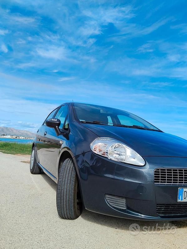 Usata Fiat Grande Punto Dynamic 90 CV (66 kW) 2007 Grigio Utilitaria