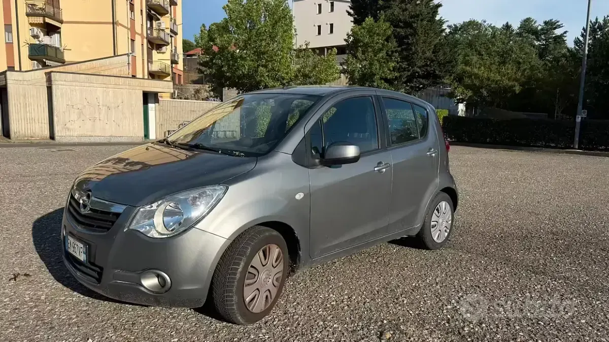 Usata Opel Agila 94 CV (69 kW) 2012 Grigio Utilitaria