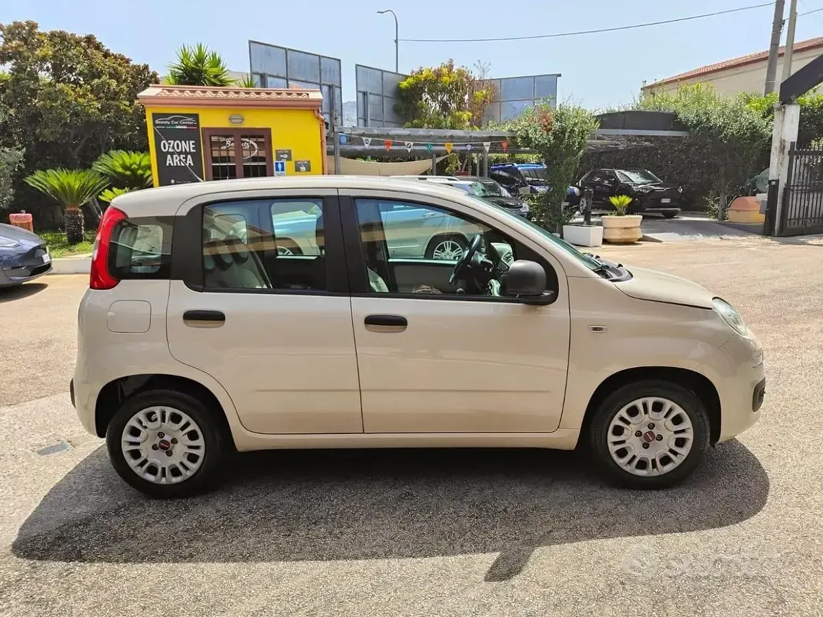 Usata Fiat Panda Lounge 69 CV (50 kW) 2016 Beige Utilitaria