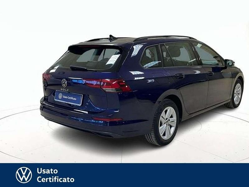 Usata VW Golf VIII Life 116 CV (85 kW) 2021 Blu pastello Station wagon
