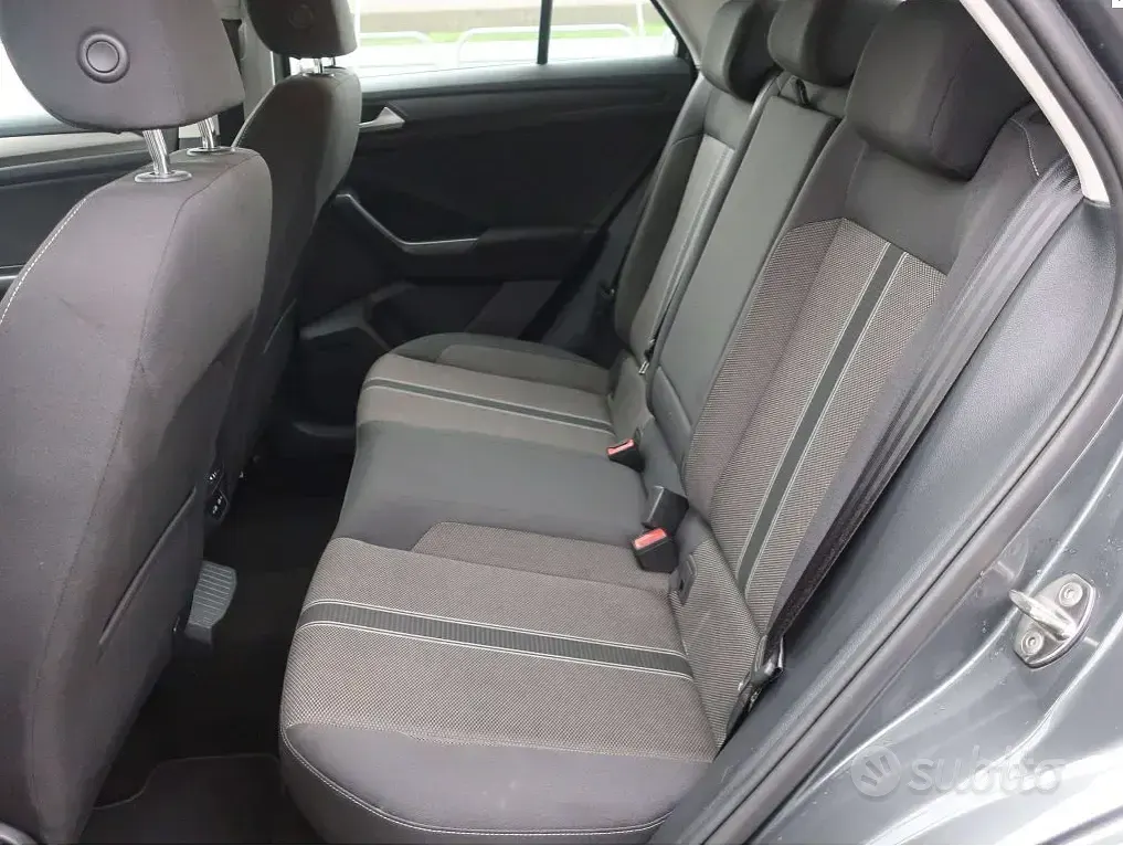 Usata VW T-Roc Style 116 CV (85 kW) 2020 Grigio SUV