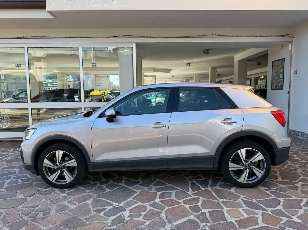 Usata Audi Q2 Admired 110 CV (80 kW) 2021 Argento SUV