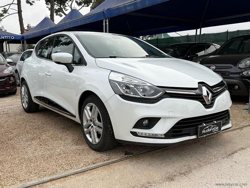 Bianco Usata 2017 Renault Clio IV Zen Tre volumi | 10.700 € (Buon prezzo) - Immagine 1/4