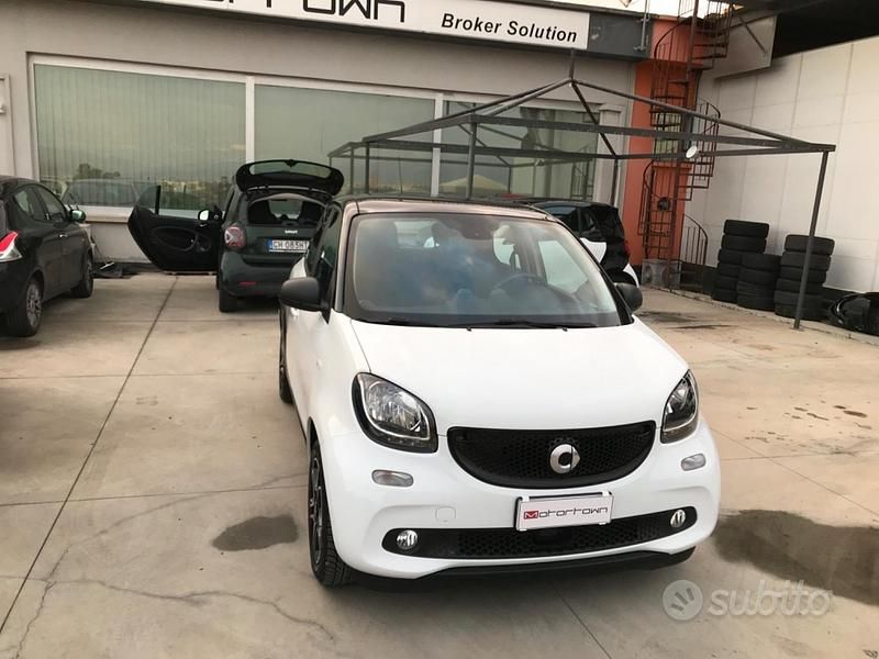 Usata Smart ForFour Passion 71 CV (52 kW) 2017 Bianco Utilitaria