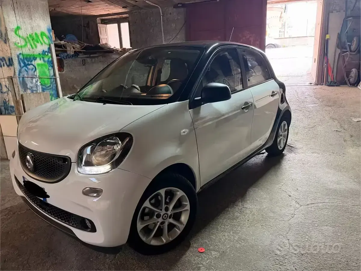 Usata Smart ForFour 71 CV (52 kW) 2019 Bianco Utilitaria
