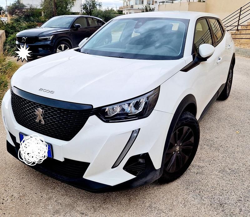 Usata Peugeot 2008 Active 131 CV (96 kW) 2022 Bianco SUV