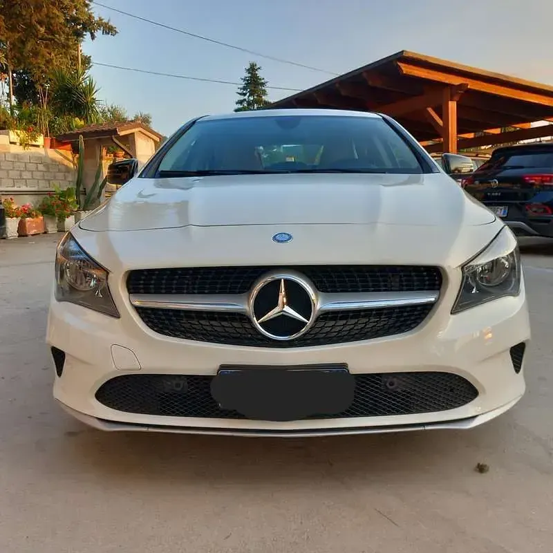 Usata Mercedes CLA180 Business 143 CV (105 kW) 2017 Bianco Coupé