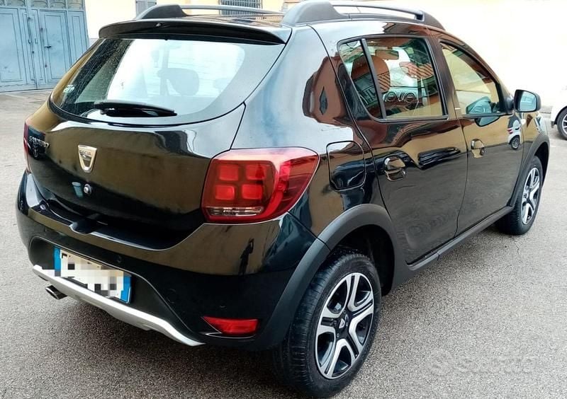 Usata Dacia Sandero Stepway 90 CV (66 kW) 2018 Nero Berlina