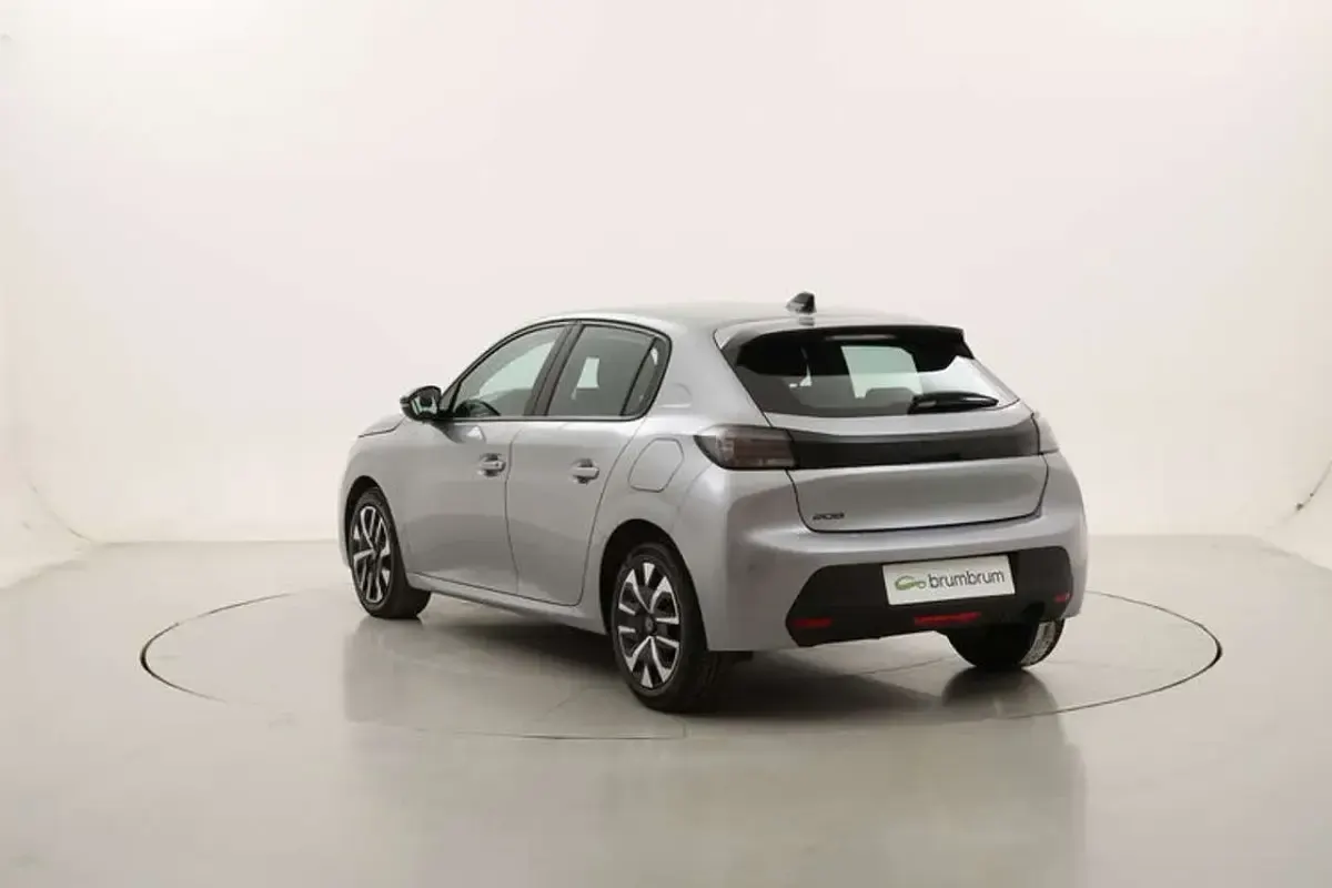 Usata Peugeot 208 Active+ 101 CV (74 kW) 2024 Grigio Utilitaria