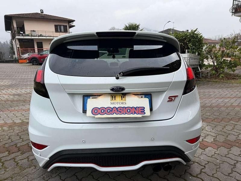 Usata Ford Fiesta ST 182 CV (133 kW) 2017 Bianco Berlina