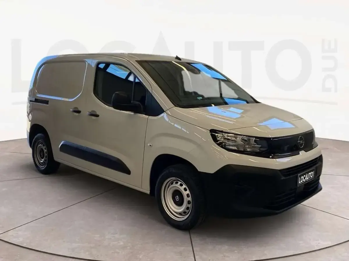 Usata Citroën Berlingo 102 CV (75 kW) 2025 Bianco Monovolume