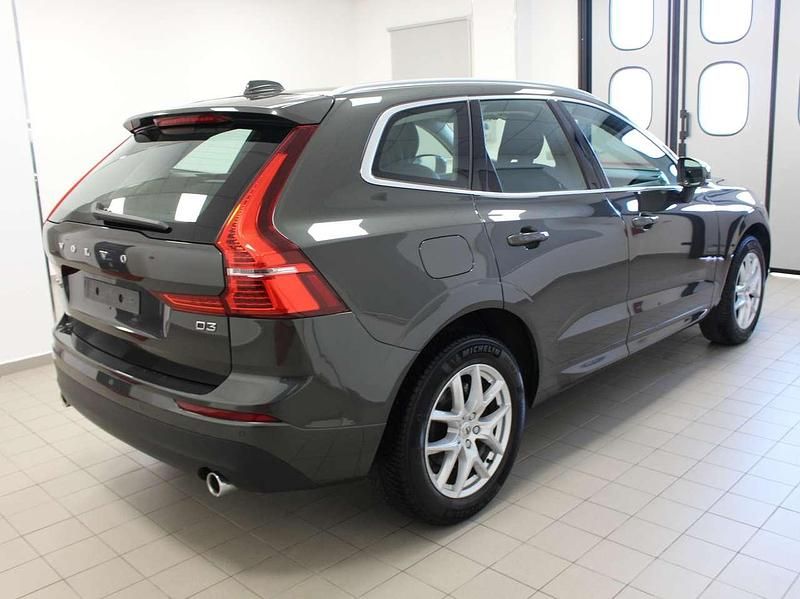 Usata Volvo XC60 Momentum 150 CV (110 kW) 2020 Grigio SUV