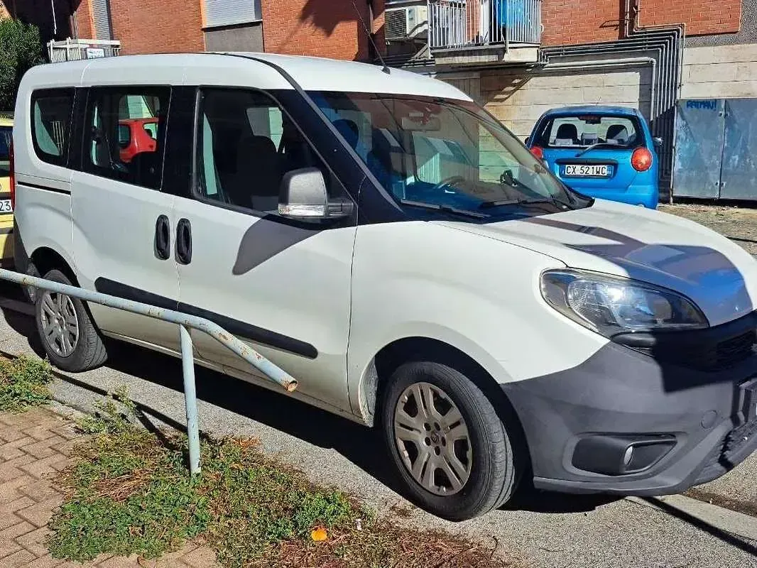 Usata Fiat Doblò 90 CV (66 kW) 2015 Bianco Monovolume