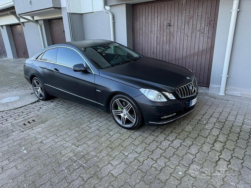 Usata Mercedes E350 231 CV (169 kW) 2009 Nero Coupé