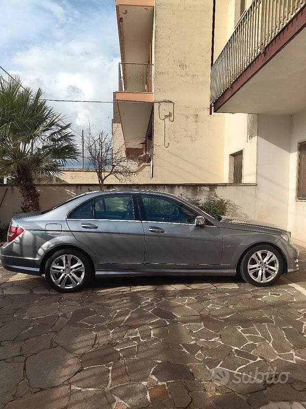 Usata Mercedes C220 Avantgarde 170 CV (125 kW) 2012 Grigio Berlina