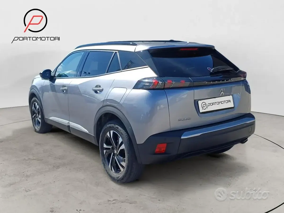 Usata Peugeot 2008 S 131 CV (96 kW) 2023 Grigio SUV