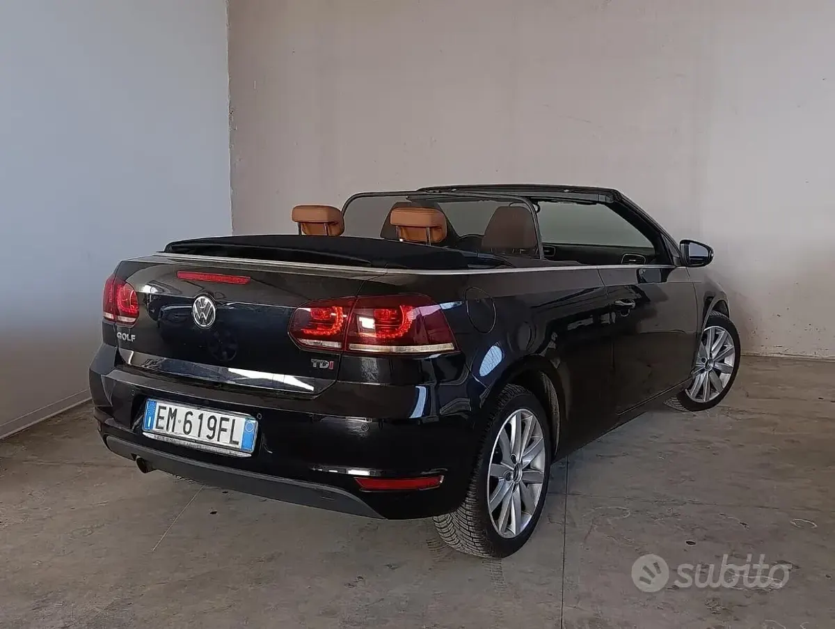 Begagnad VW Golf Cabriolet 105 HK (77 kW) 2012 Svart Cab